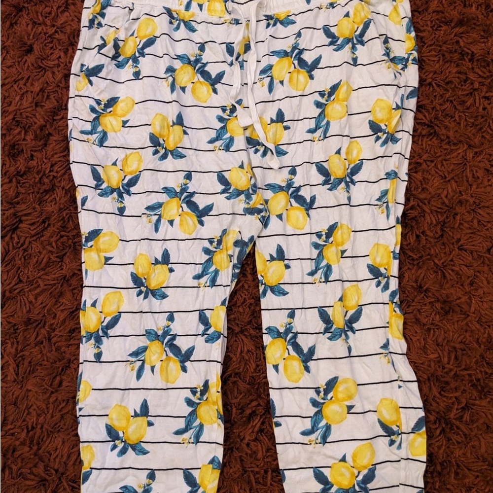 Torrid Sleep 3/4 Length Sleepwear Pants with Lemon Print and Drawstring